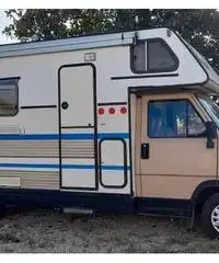 Camper mansarda, 6 posti, con cucina e bagno
