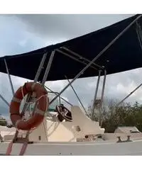 Imbarcazione 7 metri motore entrobordo Imbarcazione 7 metri motore entrobordo