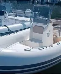 Gommone Capelli 570 con motore Yamaha 40hp Gommone Capelli 570 con motore Yamaha 40hp