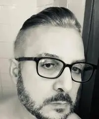 RAGAZZO SERIO CERCA RELAZIONE SERIA