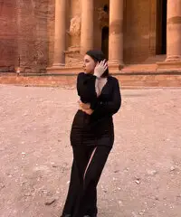 signora impressionante in cerca di un uomo sincero