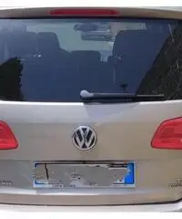 VOLKSWAGEN Touran - 2011 VOLKSWAGEN Touran - 2011