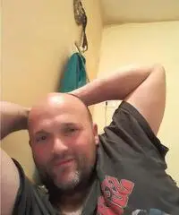 Cerco una fidanzata per storia  seria Cerco una fidanzata per storia  seria