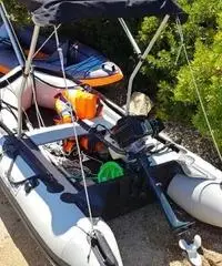 Gommone con motore