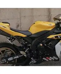 Yamaha r1