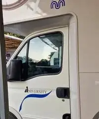 Iveco daily 35 13 con ampio garace moto