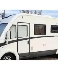Adria Sonic i 700. Solo 26000 km Valuto permute