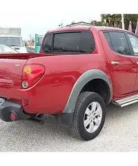 Mitsubishi l200 Mitsubishi l200
