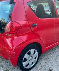 Toyota Aygo 1.0 12V VVT-i 5 porte Sol NEOPATENTATI
