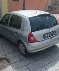 RENAULT Clio - 2005