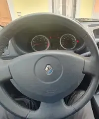 RENAULT Clio - 2005