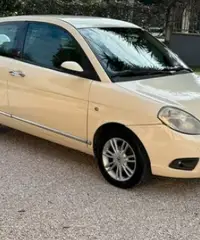 Lancia y neopatentati Lancia y neopatentati