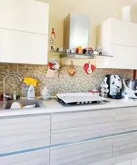 Appartamento 4 vani con Terrazza e Garage Mascaluc Appartamento 4 vani con Terrazza e Garage Mascaluc