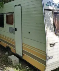 Roulotte 5 posti letto, bagno, cucina, frigo ,stuf