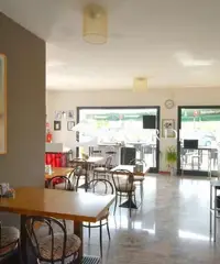 Rif.AKP24_6 attivita' e lic.commerciale sacile