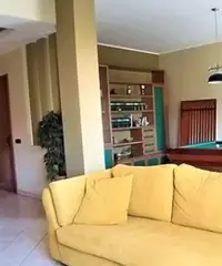 Ampio e luminoso 6 vani zona ben servita + garage