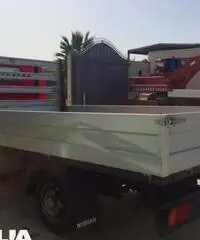 Nissan con cassone fisso