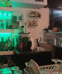 Bar si trova sul strada di forte passaggio