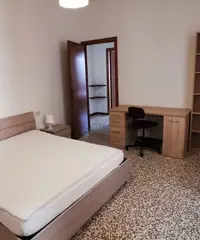 Stanza zona ospedale e Piazza Santa Croce Parma Stanza zona ospedale e Piazza Santa Croce Parma