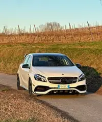 Classe A45 381cv Classe A45 381cv