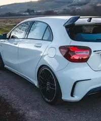 Classe A45 381cv Classe A45 381cv
