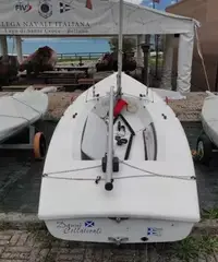 Barca a vela deriva LASER II Regatta