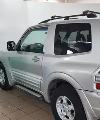 Mitsubishi Pajero 3.2 16V DI-D 3p. GLS2
