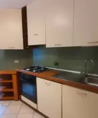 Stanza singola libera subito a 600 euro su MM3