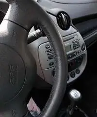 FORD KA CON IMPIANTO GAS