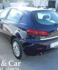 ALFA ROMEO 147 AUTOVETTURA 5 porte diesel del 2005