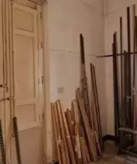 Palazzetto con locale commerciale a giarre