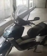 Scooter Yamaha XC 300 anno 2006