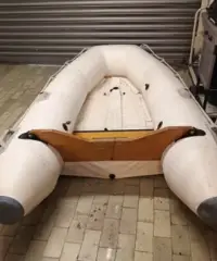 Tender Eurovinil 265 con motore Mercury 4HP Tender Eurovinil 265 con motore Mercury 4HP
