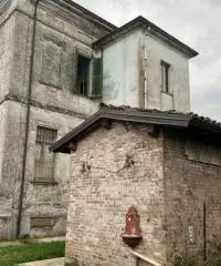 Villa stile Liberty del 1900 indipendente con giardino Alseno  (PC)