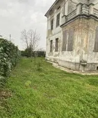 Villa stile Liberty del 1900 indipendente con giardino Alseno  (PC)