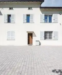 Villa Bifamiliare con giardino 5000 mq a Fidenza Villa Bifamiliare con giardino 5000 mq a Fidenza