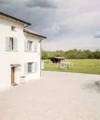 Villa Bifamiliare con giardino 5000 mq a Fidenza Villa Bifamiliare con giardino 5000 mq a Fidenza