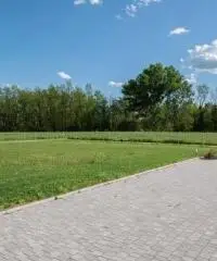 Villa Bifamiliare con giardino 5000 mq a Fidenza Villa Bifamiliare con giardino 5000 mq a Fidenza