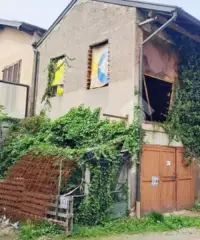 CASA DI CORTE A TURATE