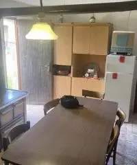 Rustico con accessori e terreno 9 ha