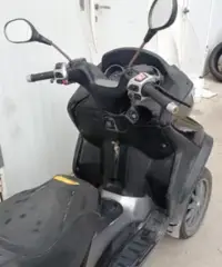 Piaggio MP3 250
