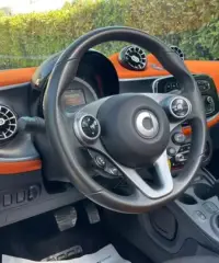 SMART ForTwo 1.0cc CABRIO 71cv BLUETOOTH CRUISE SMART ForTwo 1.0cc CABRIO 71cv BLUETOOTH CRUISE