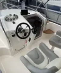 Quicksilver cabin 635