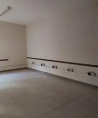 PALAZZETTO TERRA-CIELO CON SCOPERTO DI PROPRIETA'