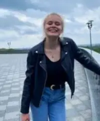 Cerco un uomo con cui condividere la semplicità della felicità Cerco un uomo con cui condividere la semplicità della felicità