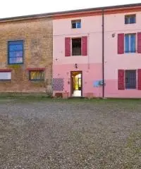 Rustico ristrutturato indipendente con parco a Fontanellato (PR)