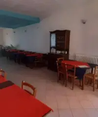 Negozio a Montescudo-Monte Colombo, 4 locali