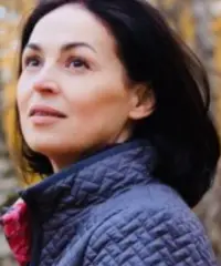 Donna sola cerca al matrimonio