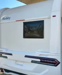 Caravan Hobby 460 SFF DE LUXE in PRONTA CONSEGNA