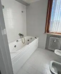 Appartamento quadrilocale in centro con garage a Fidenza